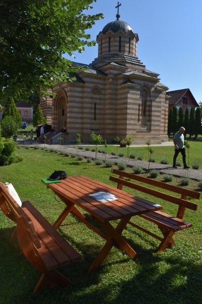 Postavljanje info tabli, mobilijara i putokaza na odabranim lokalitetima u opštini Rekovac